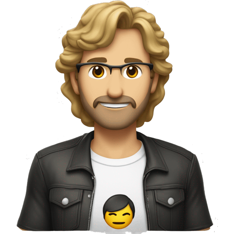 Persona de 50 años con el pelo castaño y liso con una camiseta que tenga el logotipo de la página de neoknow.es emoji