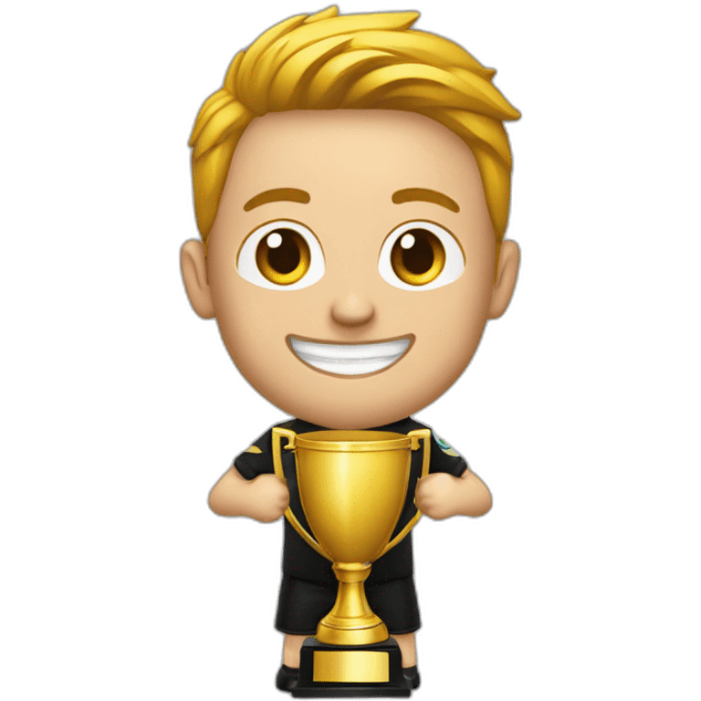 marcos reus com um trofeu emoji