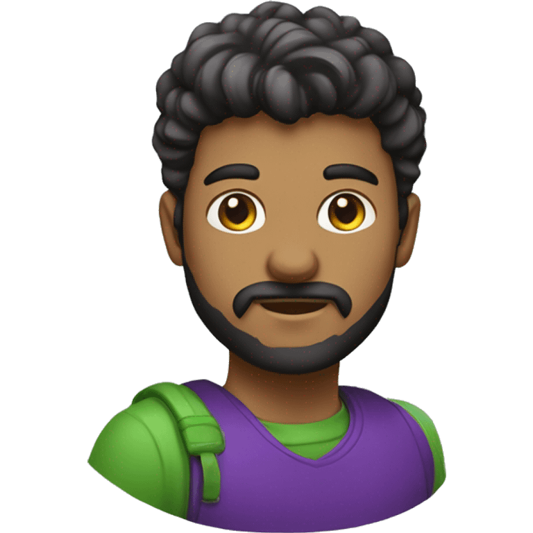 Um homem de blusa verde com detalhes em roxo de usando um bone roxo com detalhes em verde emoji