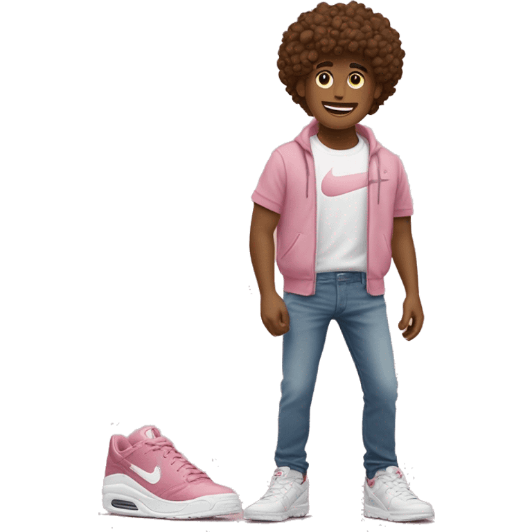 garçon avec cheveux bruns bouclés des  chaussures nike un t-shirt rose et un jeans large emoji