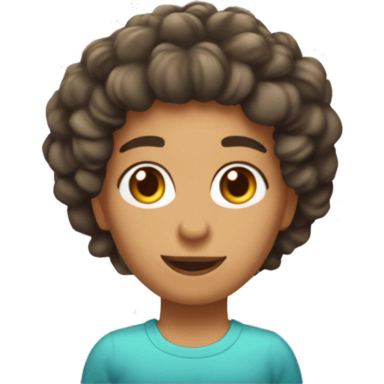 morena pelo rizado con corona emoji