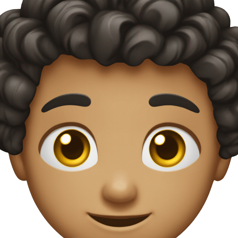 niño pequeño de piel negra, pelo muy corto y rizado, ojos negros y grandes y sonrisa  emoji