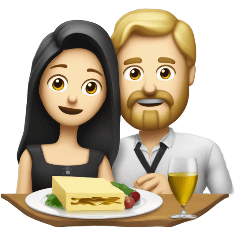 Repas raclette et deux verres de vin blanc en couple, femme blonde cheveux aux-dessus des épaules homme petite barbe et moustache grisonnantes et cheveux bruns grisonnant  emoji