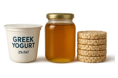 Yogurt Greco 2%
Miele (senza il cucchiaio di legno)
Gallette di Riso
vista frontale, iperrealistico 4k sticker