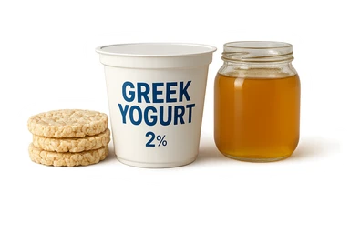 Yogurt Greco 2%
Miele (senza il cucchiaio di legno)
Gallette di Riso
vista frontale, iperrealistico 4k sticker