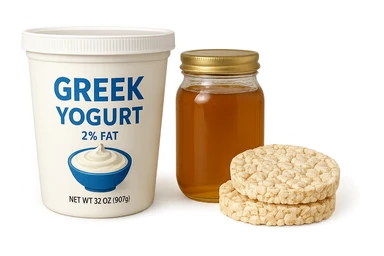 Yogurt Greco 2%
Miele (senza il cucchiaio di legno)
Gallette di Riso
vista frontale, iperrealistico 4k sticker