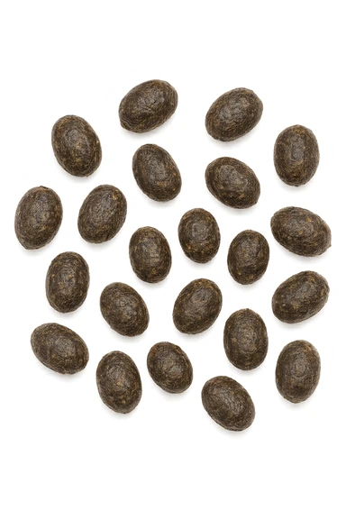 FECI DI ANIMALE A PALLINI VISTE DALL'ALTO, iperrealistico 4k, ISOLATA SU SFONDO BIANCO sticker