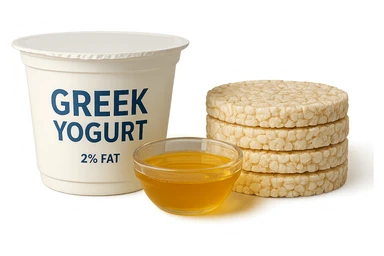 Yogurt Greco 2%
Miele (senza il cucchiaio di legno)
Gallette di Riso
vista frontale, iperrealistico 4k sticker