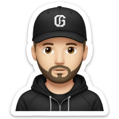 Hombre con la cara borrosa, con barba fina y perilla, gorra negra de baseball bordada con un 08, y sudadera negra sticker