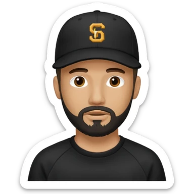 Hombre con la cara oculta, con barba fina y perilla, gorra negra de baseball bordada con un 08, y sudadera negra sticker