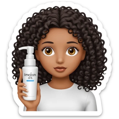 Uma boneca morena com olhos castanhos e cabelo cacheado longo preto, com creme de pentear na mão da Salon line sticker