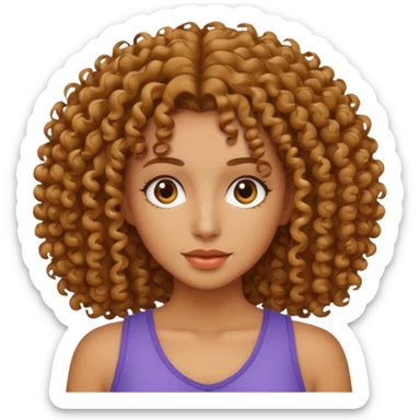 Mujer piel canela y pelo rizado, con un top sticker