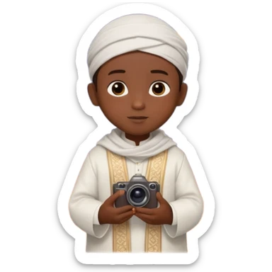 Personnage 3D mignon en style Pixar, un petit garçon portant un qamis blanc et un kufi, tenant un tapis de prière, entouré de lanternes brillantes, fond doux, couleurs chaudes, garçon teint noir TENANT UN APPAREIL PHOTO sticker