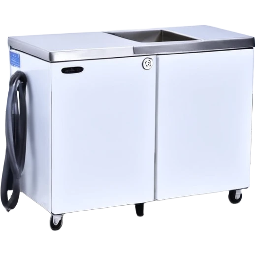 네모난 초록색 응원봉을 들고있는 분홍색 옷을 입고 있는 사랑스러운 여자 emoji