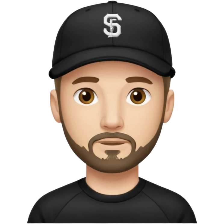 Hombre de ojos claros, con barba fina y perilla, gorra negra de baseball bordada, y sudadera negra emoji