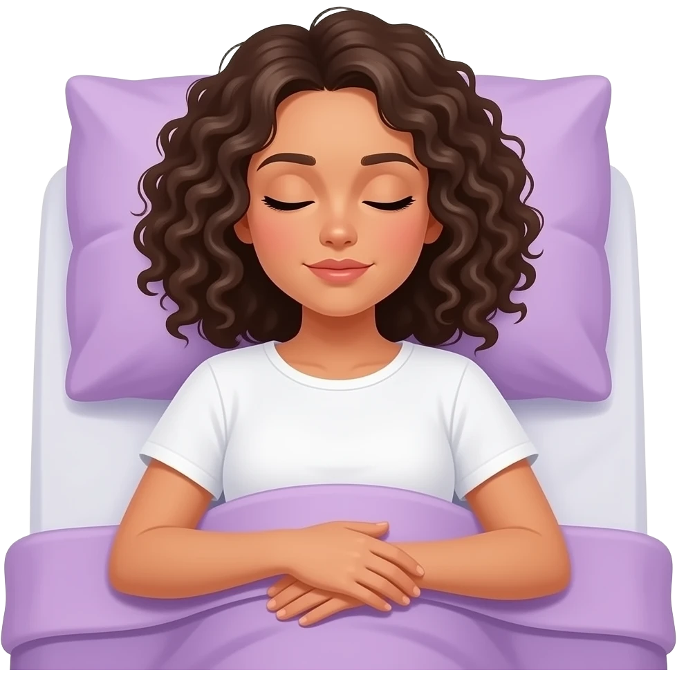 Morena com cabelo cacheado tipo 3c um pouco abaixo do ombro dormindo numa cama com uma blusa branca e o lençol lilas emoji