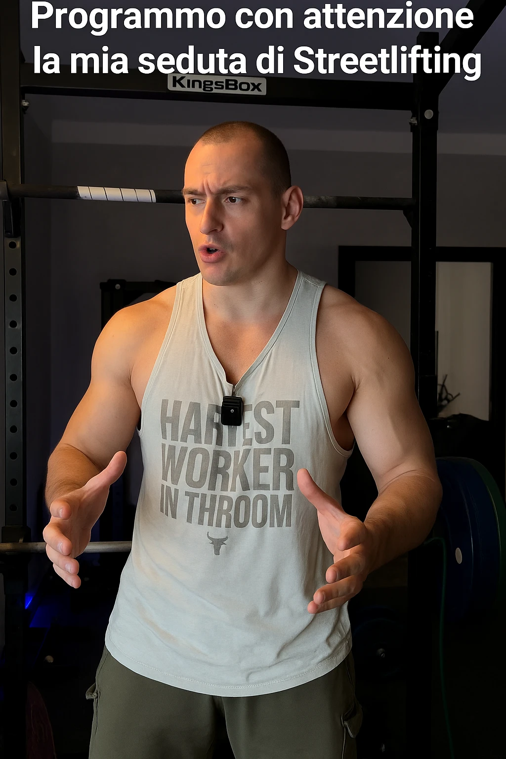 Uomo che si programma bene la sua seduta di Streetlifting. In italiano emoji