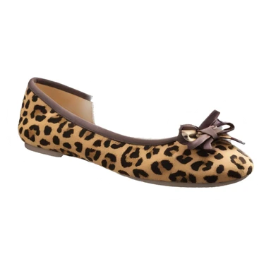 Chaussons ballerines isotoner avec noeud pour femme en tissu semelle du dessous en cuir de couleur leopard très féminine porter au pied  sticker
