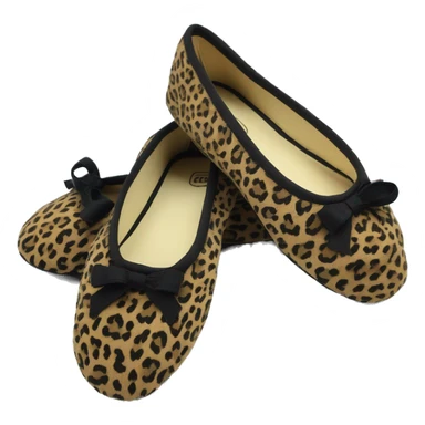 Chaussons ballerines isotoner avec noeud pour femme en tissu semelle du dessous en cuir de couleur leopard très féminine porter  sticker