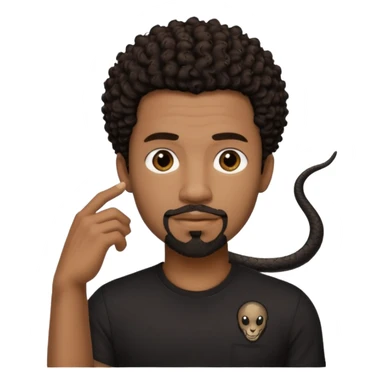 Homme noir de peau,  yeux marron avec un bouc pas de  moustache, cheveux noir court et bouclé crépus avec un dégradé sur le côté, avec un cobra à côté , t-shirt noir  sticker