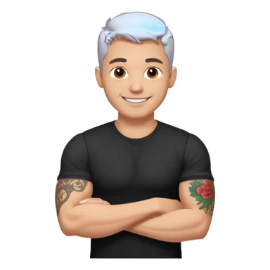 un homme de 35 ans, cheveux très court gris, qui sourit, musclé avec un seul bras tatoué et un tee shirt noir sticker