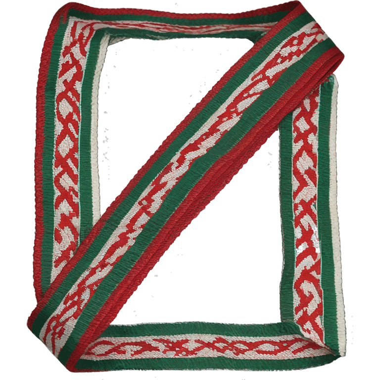 belt is considered an excellent handiwork of folk weavers. It consists of a two-color red-white patterned fabric, with a green, less often blue or purple thread woven in the middle or at the edges, with a changing pattern motif (geometric ornament).  emoji