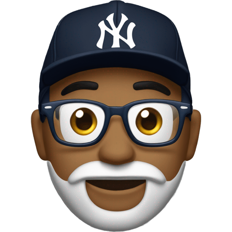 Hombre delgado, con expresión seria, con gorra negra de los new york yankees, barba corta, gafas de sol negras redondas y piel muy blanca emoji